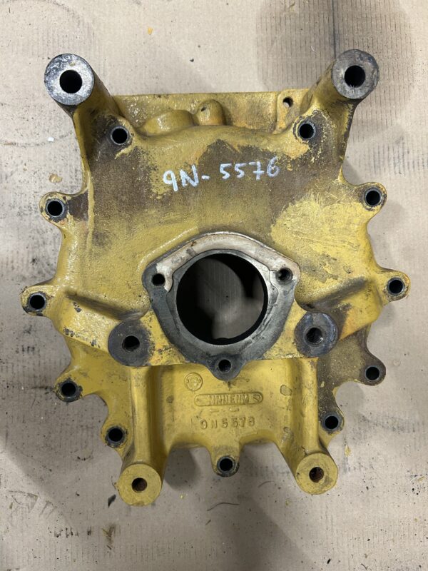 9N-5576 Cover Fuel pump gear